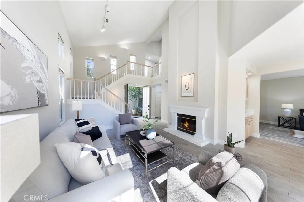 28 Brigmore Aisle, Irvine, California 92603 home-pic-8