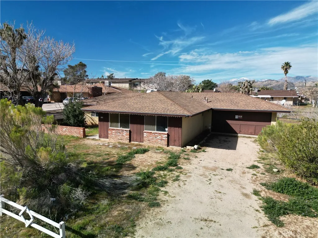 7380 Dumosa, Yucca Valley, California 92284 home-pic-4