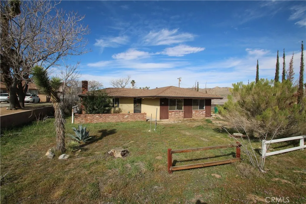 7380 Dumosa, Yucca Valley, California 92284 home-pic-38