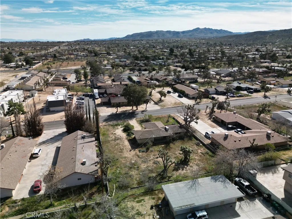 7380 Dumosa, Yucca Valley, California 92284 home-pic-31