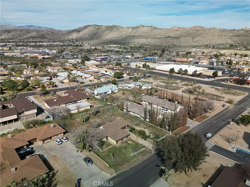 7380 Dumosa, Yucca Valley, California 92284 home-pic-26