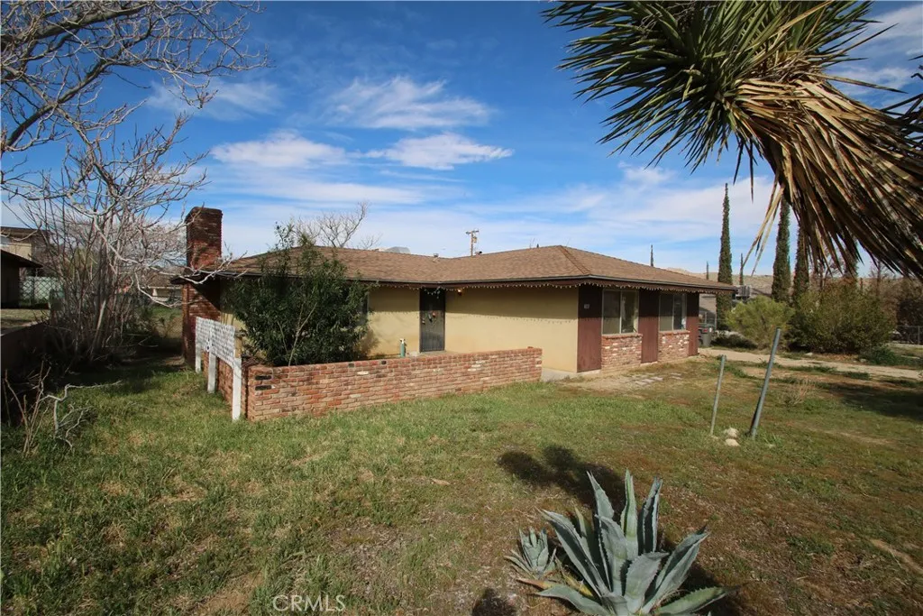 7380 Dumosa, Yucca Valley, California 92284 home-pic-2