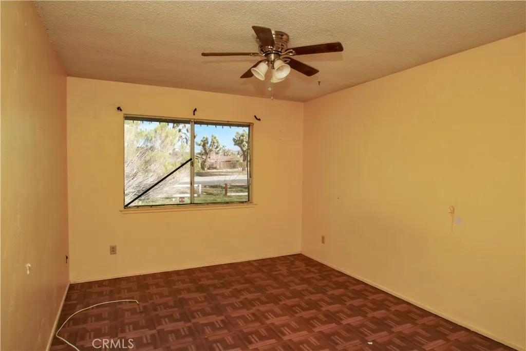 7380 Dumosa, Yucca Valley, California 92284 home-pic-16