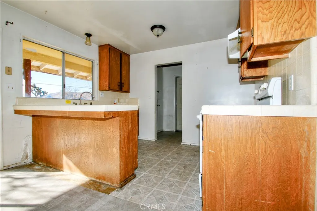 7380 Dumosa, Yucca Valley, California 92284 home-pic-9