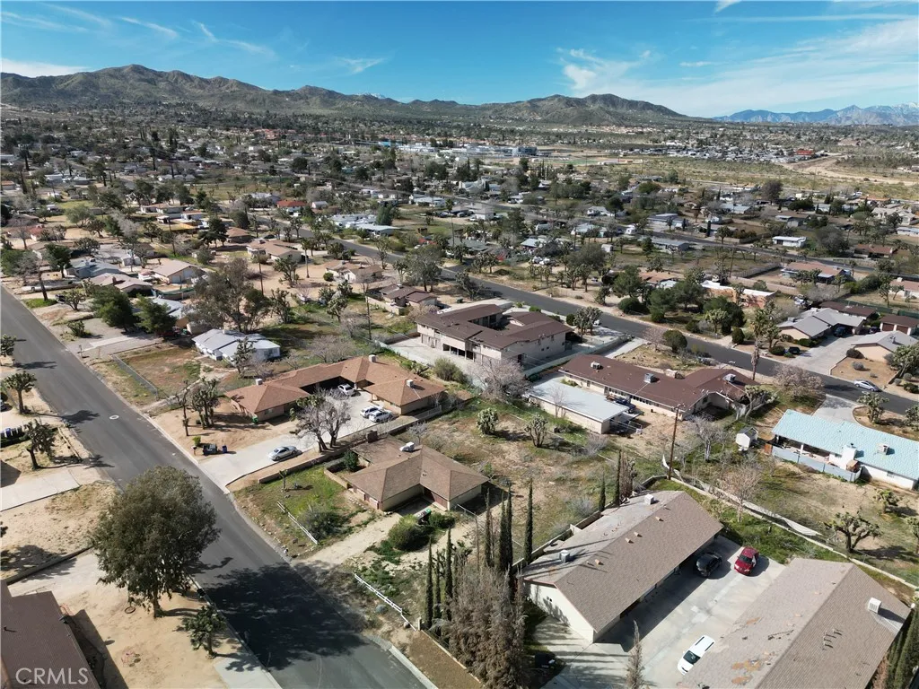 7380 Dumosa, Yucca Valley, California 92284 home-pic-33