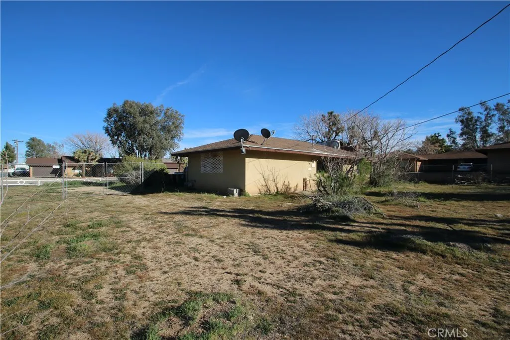 7380 Dumosa, Yucca Valley, California 92284 home-pic-45