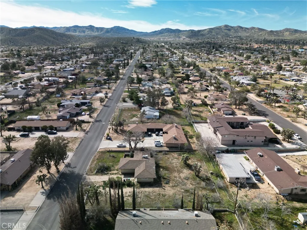 7380 Dumosa, Yucca Valley, California 92284 home-pic-32