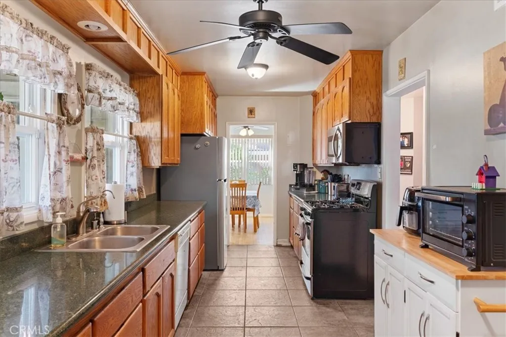 16470 Upland, Fontana, California 92335 home-pic-14