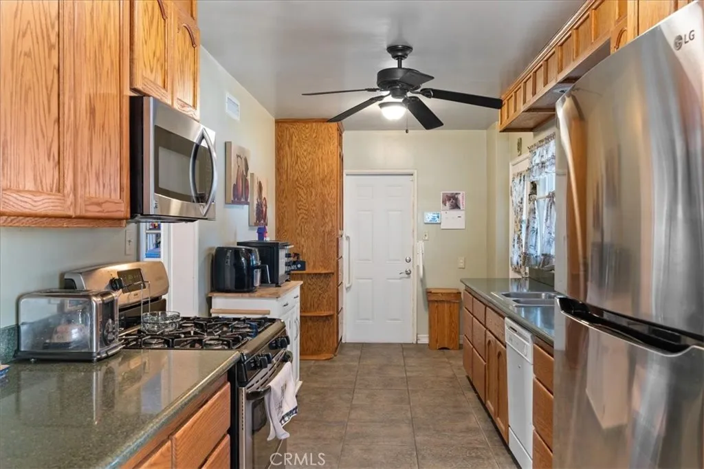 16470 Upland, Fontana, California 92335 home-pic-16