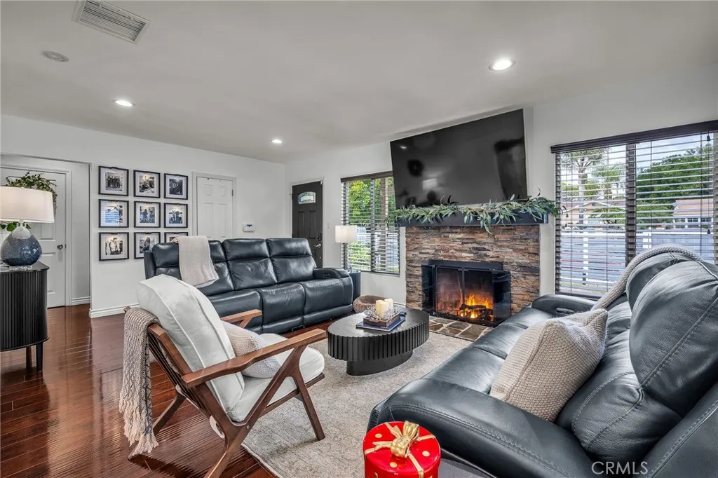 16142 Haynes, Van Nuys, California 91406 home-pic-8