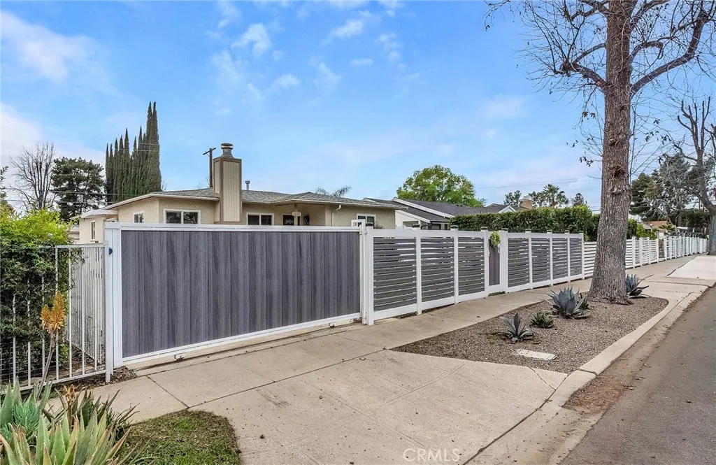 16142 Haynes, Van Nuys, California 91406 home-pic-1