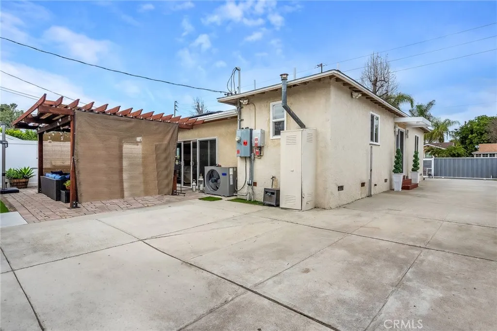 16142 Haynes, Van Nuys, California 91406 home-pic-3