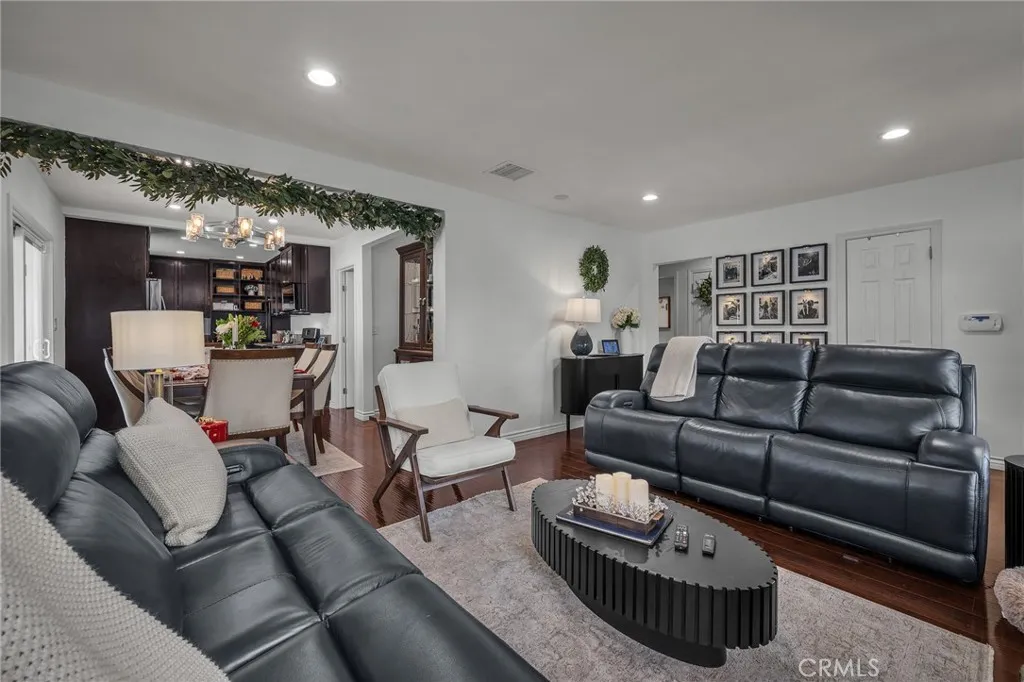 16142 Haynes, Van Nuys, California 91406 home-pic-7