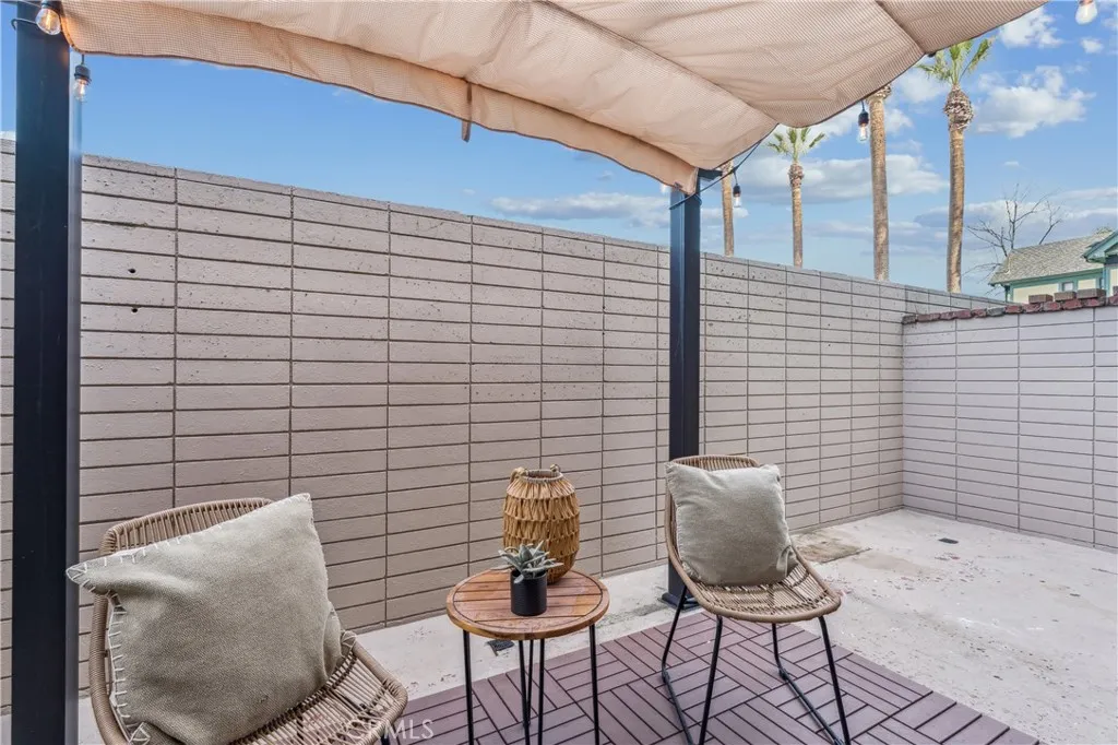 135 E Cypress Avenue, Redlands, California 92373 home-pic-19