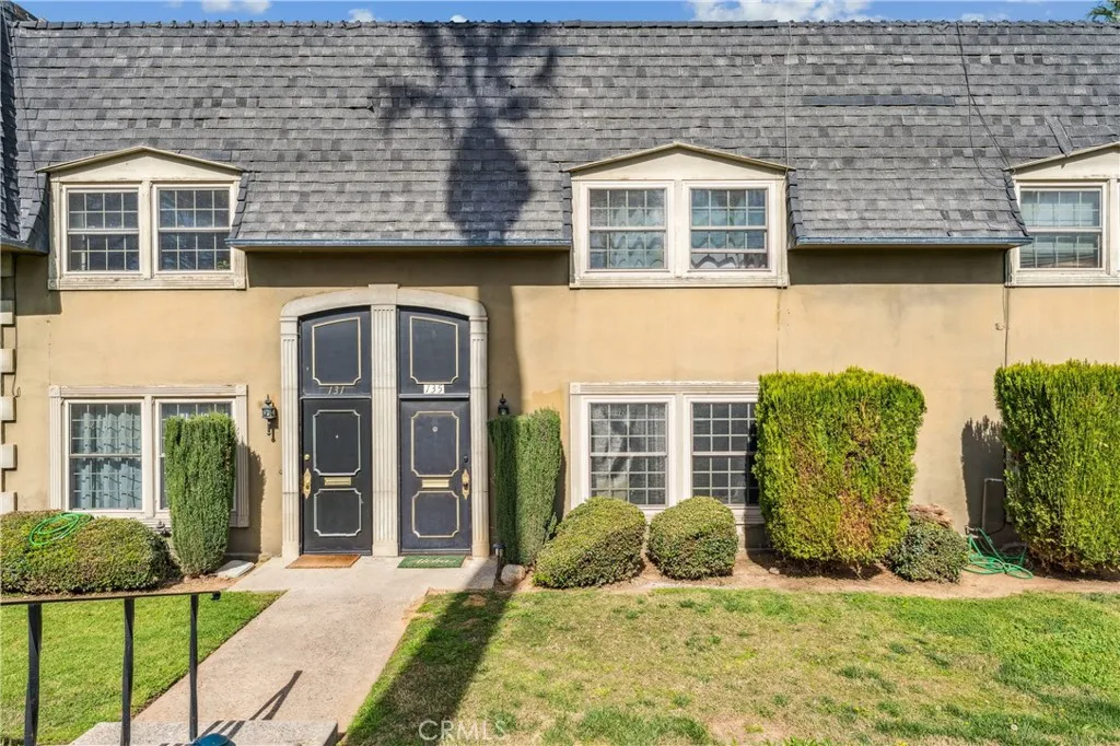 135 E Cypress Avenue, Redlands, California 92373 home-pic-1