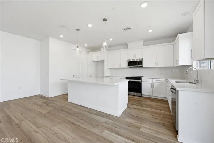 42957 56th Street W, Lancaster, California 93536