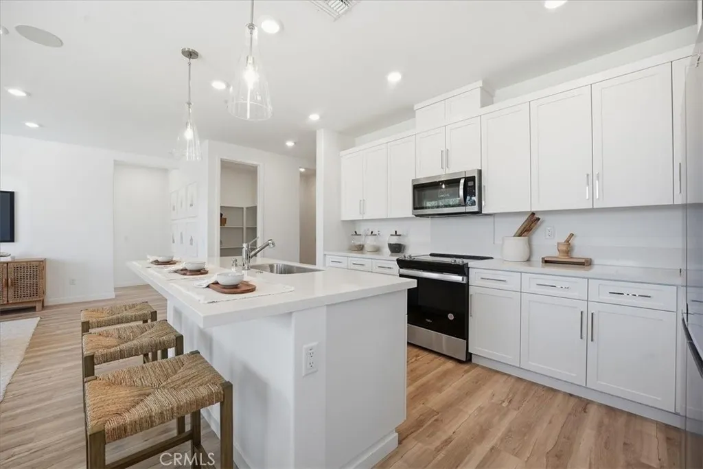 3223 E Avenue J-4 Drive, Lancaster, California 93535 home-pic-10