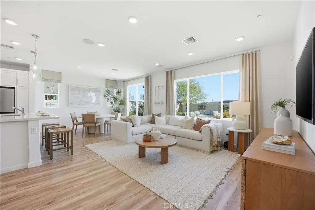 3223 E Avenue J-4 Drive, Lancaster, California 93535 home-pic-8