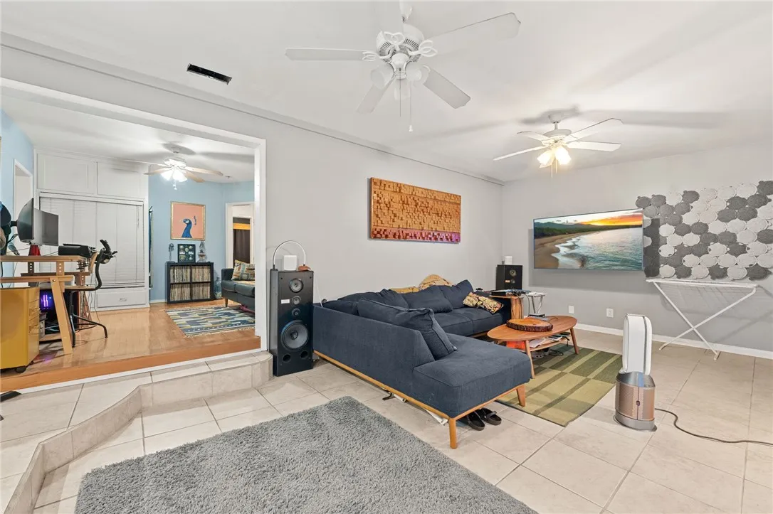 531 W Palmer, Compton, California 90220 home-pic-16