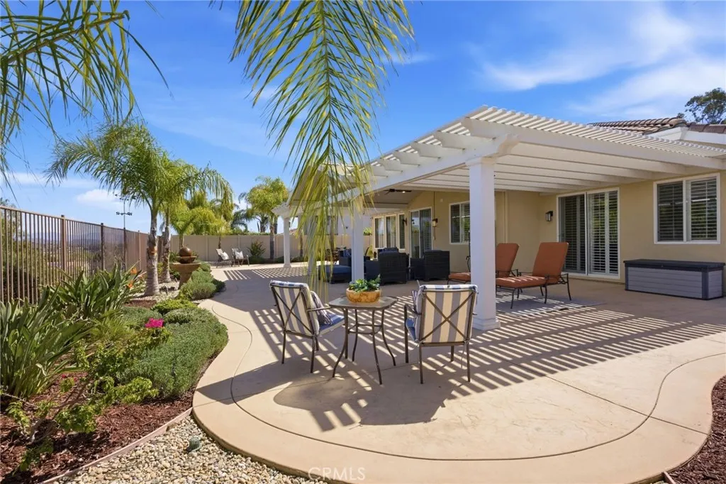 42715 Mountain Shadow Road, Murrieta, California 92562 home-pic-42