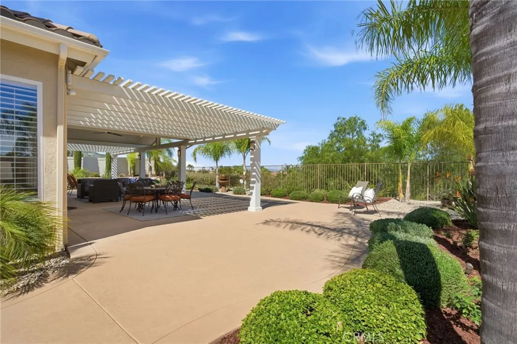 42715 Mountain Shadow Road, Murrieta, California 92562 home-pic-40
