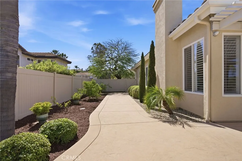 42715 Mountain Shadow Road, Murrieta, California 92562 home-pic-41