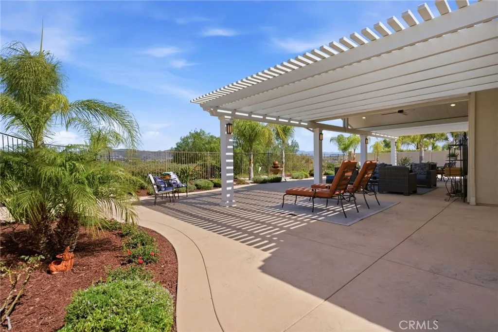 42715 Mountain Shadow Road, Murrieta, California 92562 home-pic-38