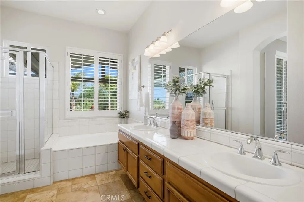 42715 Mountain Shadow Road, Murrieta, California 92562 home-pic-34