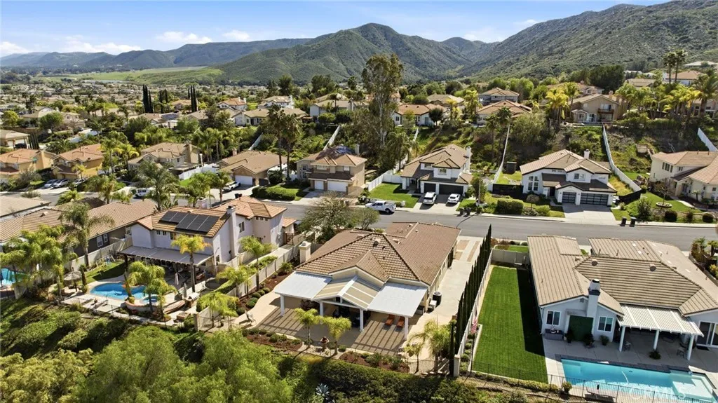 42715 Mountain Shadow Road, Murrieta, California 92562 home-pic-46