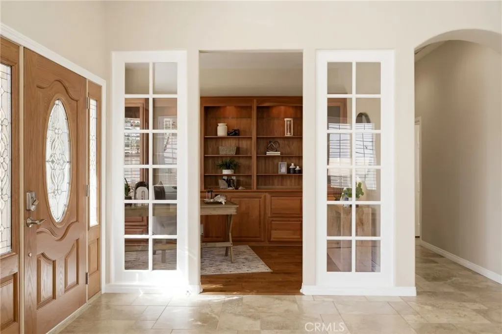 42715 Mountain Shadow Road, Murrieta, California 92562 home-pic-11