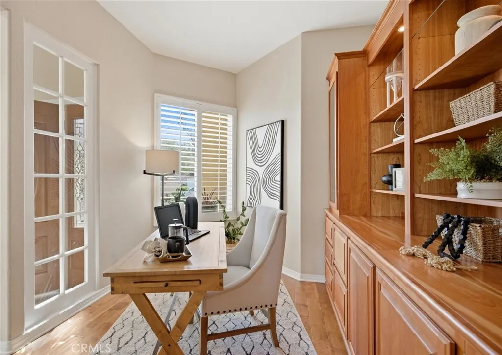 42715 Mountain Shadow Road, Murrieta, California 92562 home-pic-13