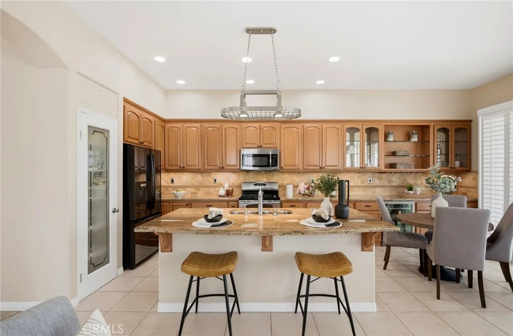 42715 Mountain Shadow Road, Murrieta, California 92562 home-pic-19
