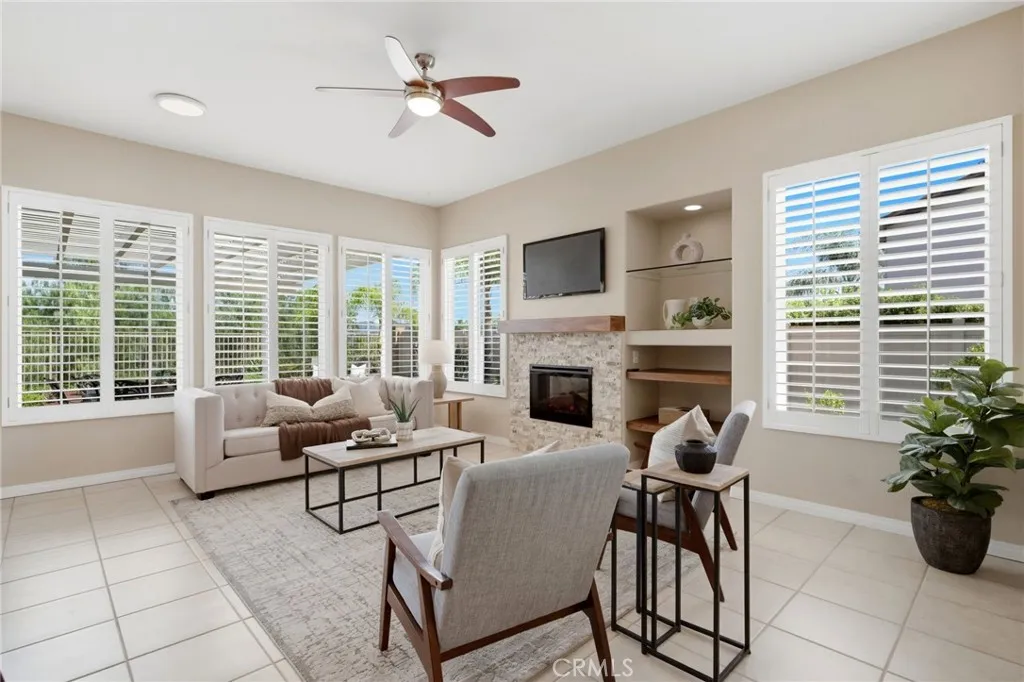 42715 Mountain Shadow Road, Murrieta, California 92562 home-pic-15