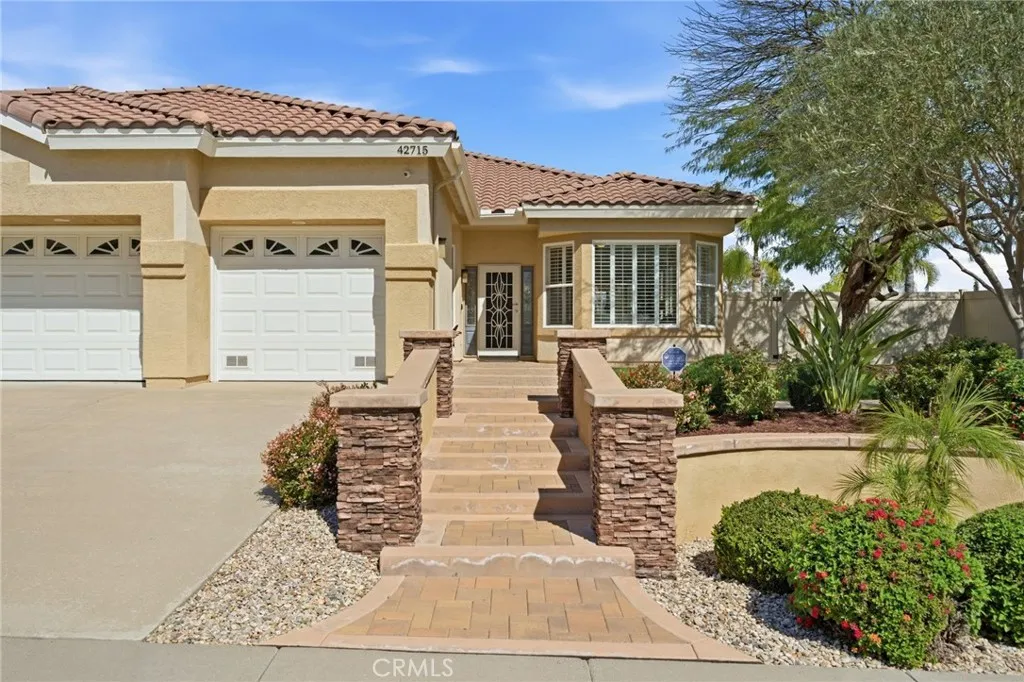 42715 Mountain Shadow Road, Murrieta, California 92562 home-pic-3
