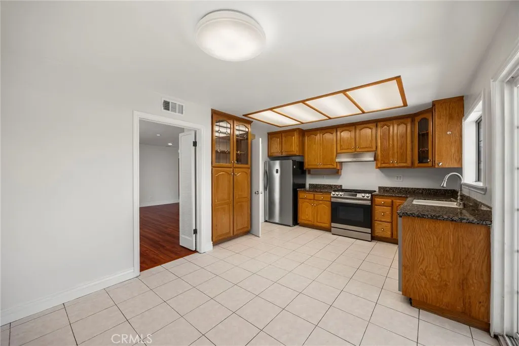 5562 Thelma Avenue, La Palma, California 90623 home-pic-27