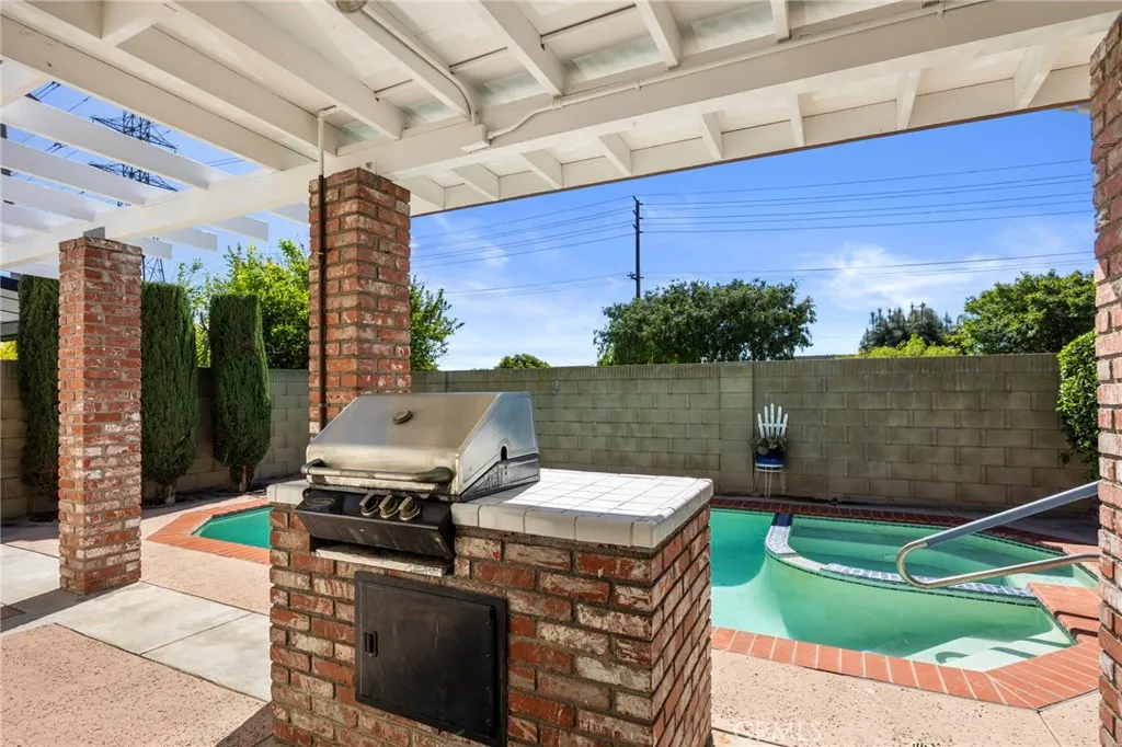 5562 Thelma Avenue, La Palma, California 90623 home-pic-40