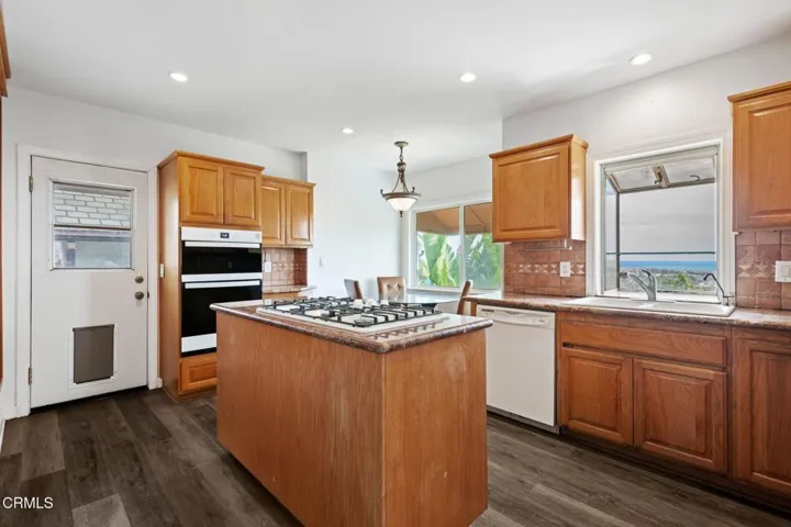 19-Kitchen