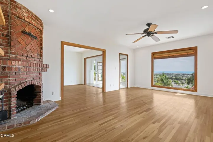 10-Living Room