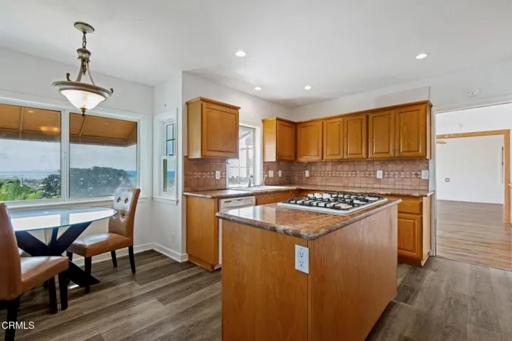 20-Kitchen