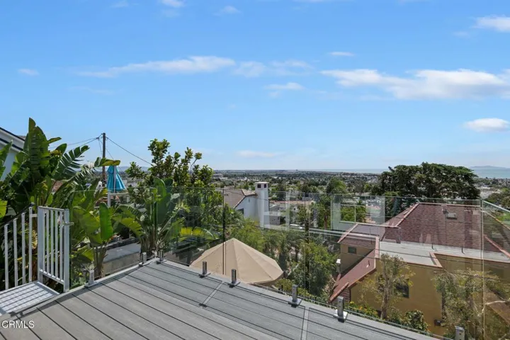 17-Balcony
