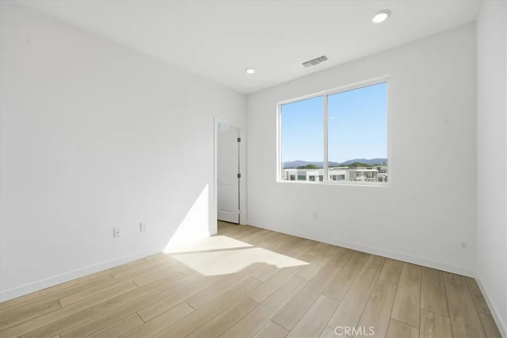 3rd Floor Secondary Bedroom