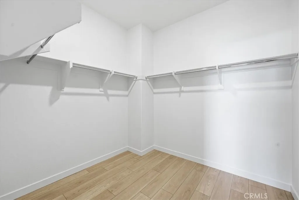 LARGE Walk-in closet