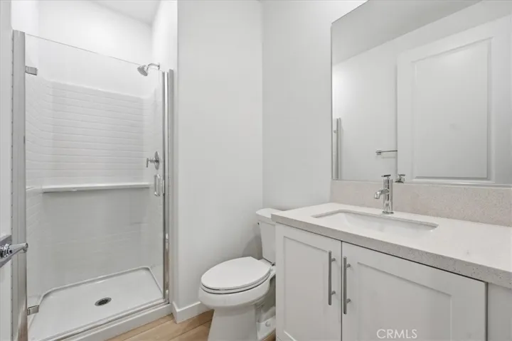 1st Level Full Bathroom
