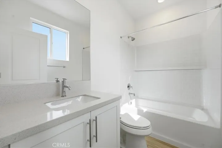 3rd Floor Secondary Bedroom with En-suite Full Bathroom