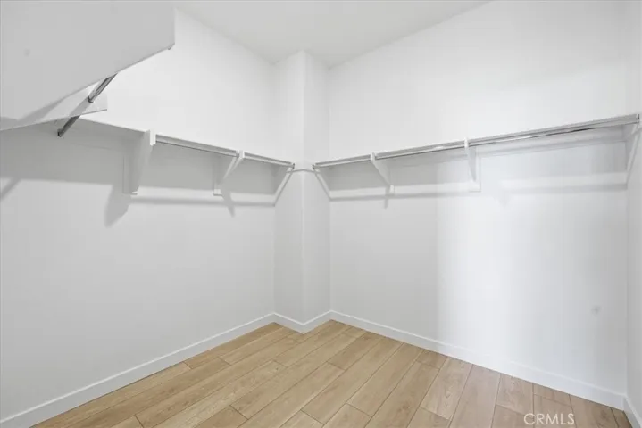 LARGE Walk-in closet