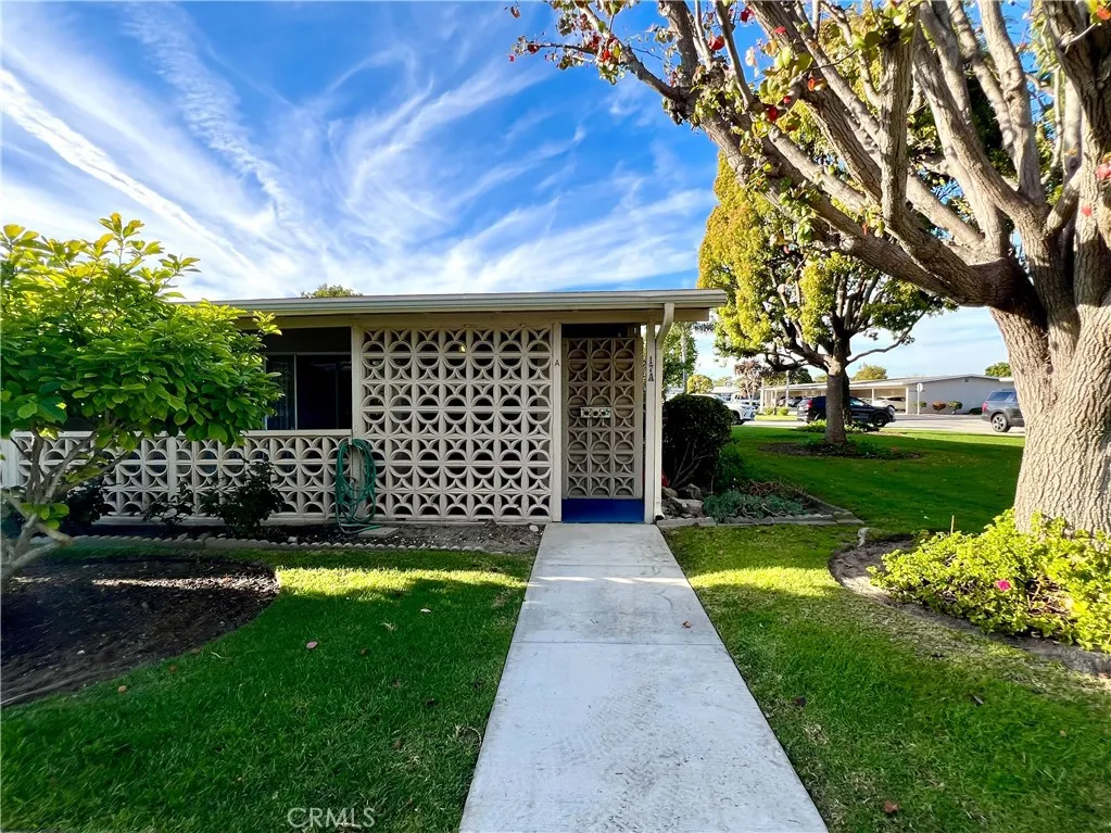 1730 Sunningdale Rd., Seal Beach, California 90740 home-pic-1