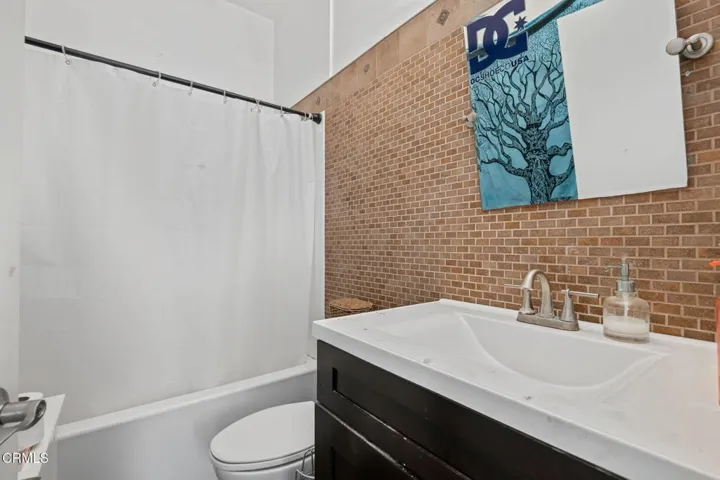 18-Bathroom 2