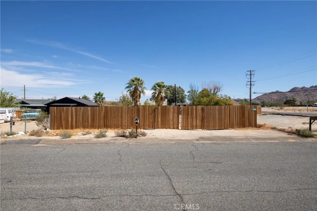 6443 Valley View Street, Joshua Tree, California 92252 home-pic-20