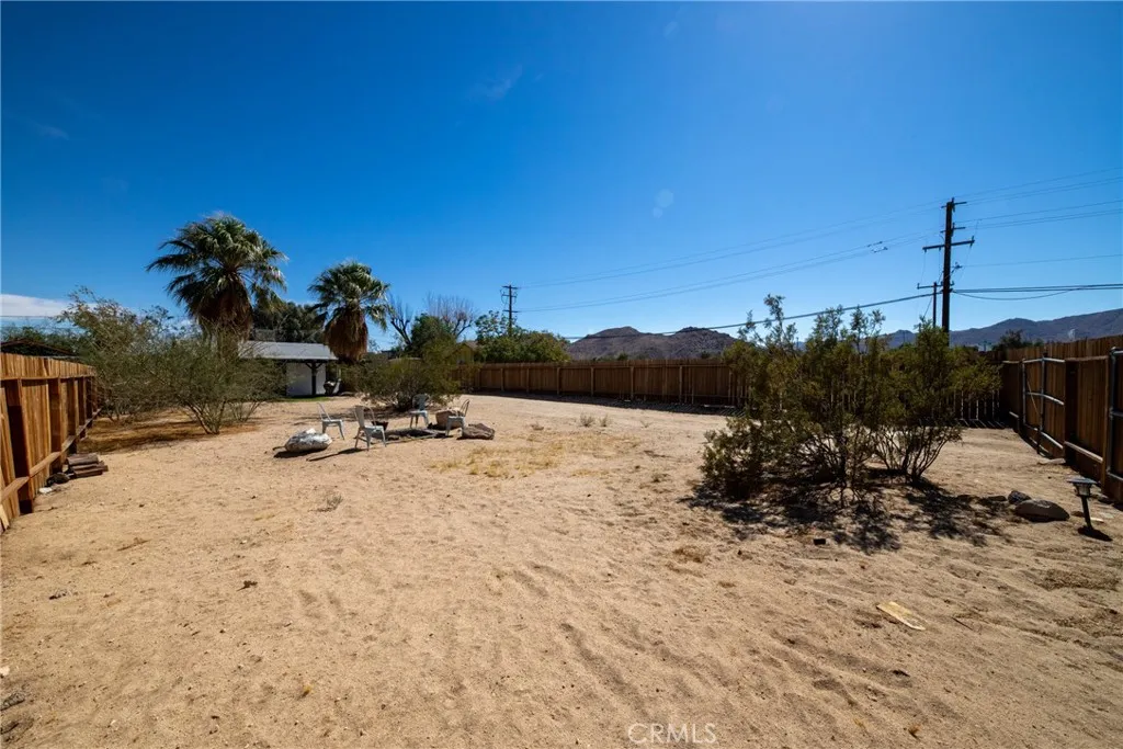 6443 Valley View Street, Joshua Tree, California 92252 home-pic-24