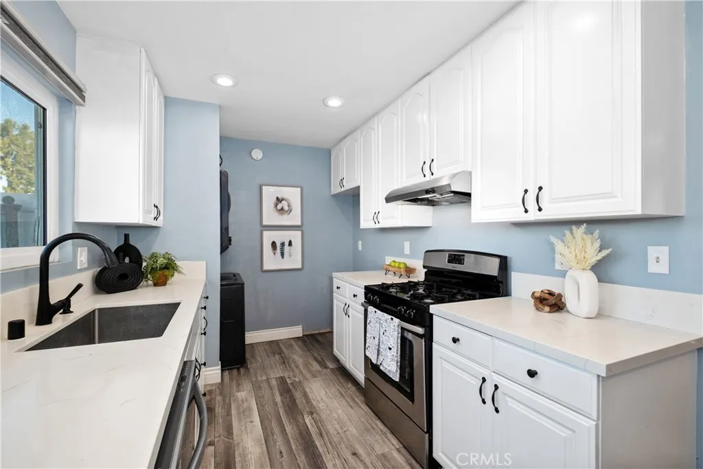 8415 Benjamin Drive, Huntington Beach, California 92647 home-pic-7